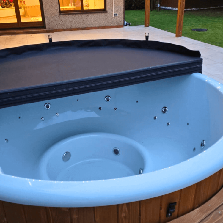 Jacuzzi AIR fi 200 cm z pokrywą termiczną 5 cm – idealne do całorocznego użytkowania