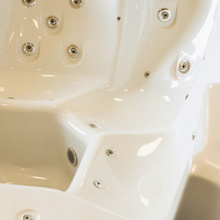 Wysokiej jakości wkład kompozytowy w jacuzzi – łatwy w czyszczeniu i długowieczny