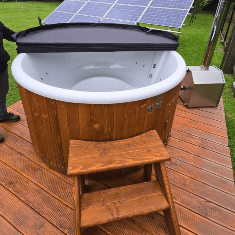 Nowoczesne jacuzzi łączy komfort, luksus i zdrowotne właściwości kąpieli w ciepłej wodzie