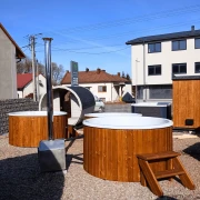 Okrągłe jacuzzi ogrodowe 200 cm z wydajnym piecem zewnętrznym na drewno