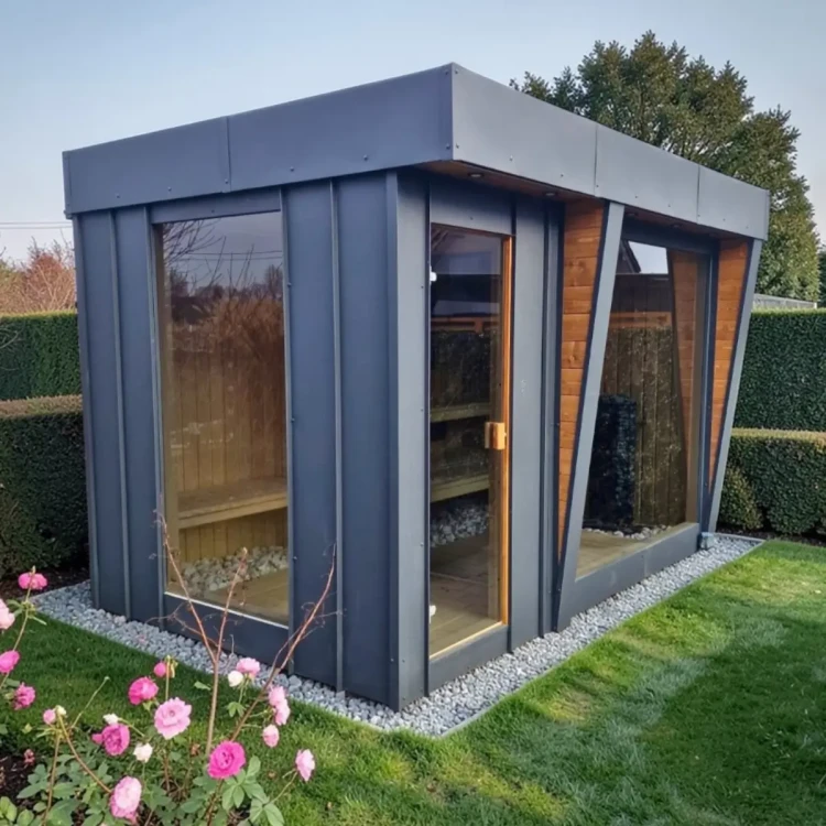 sauna mokko wykonana ręcznie w ogrodzie