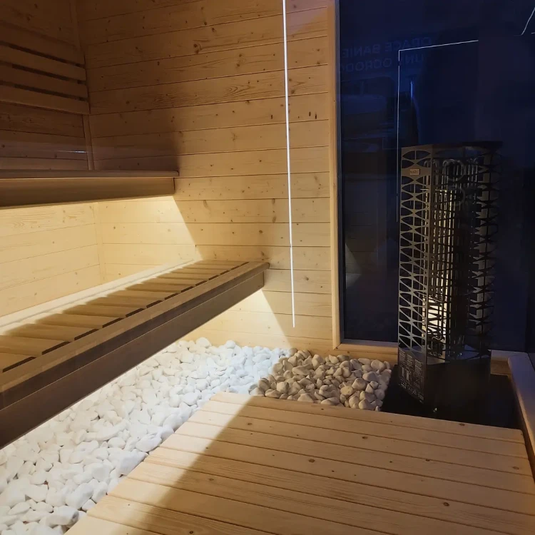 Izolacja termiczna sauny zapewniająca efektywne całoroczne użytkowanie