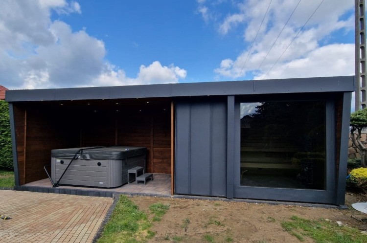 Nowoczesna sauna ogrodowa 6,5x2,2 m z przeszkleniem